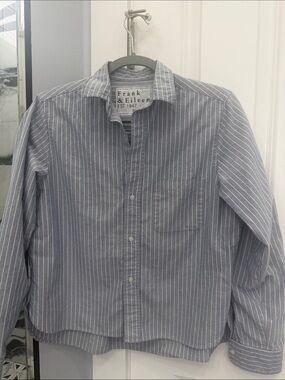 Frank & Eileen womand Blue and White Striped Cotton Button-Down Shirt